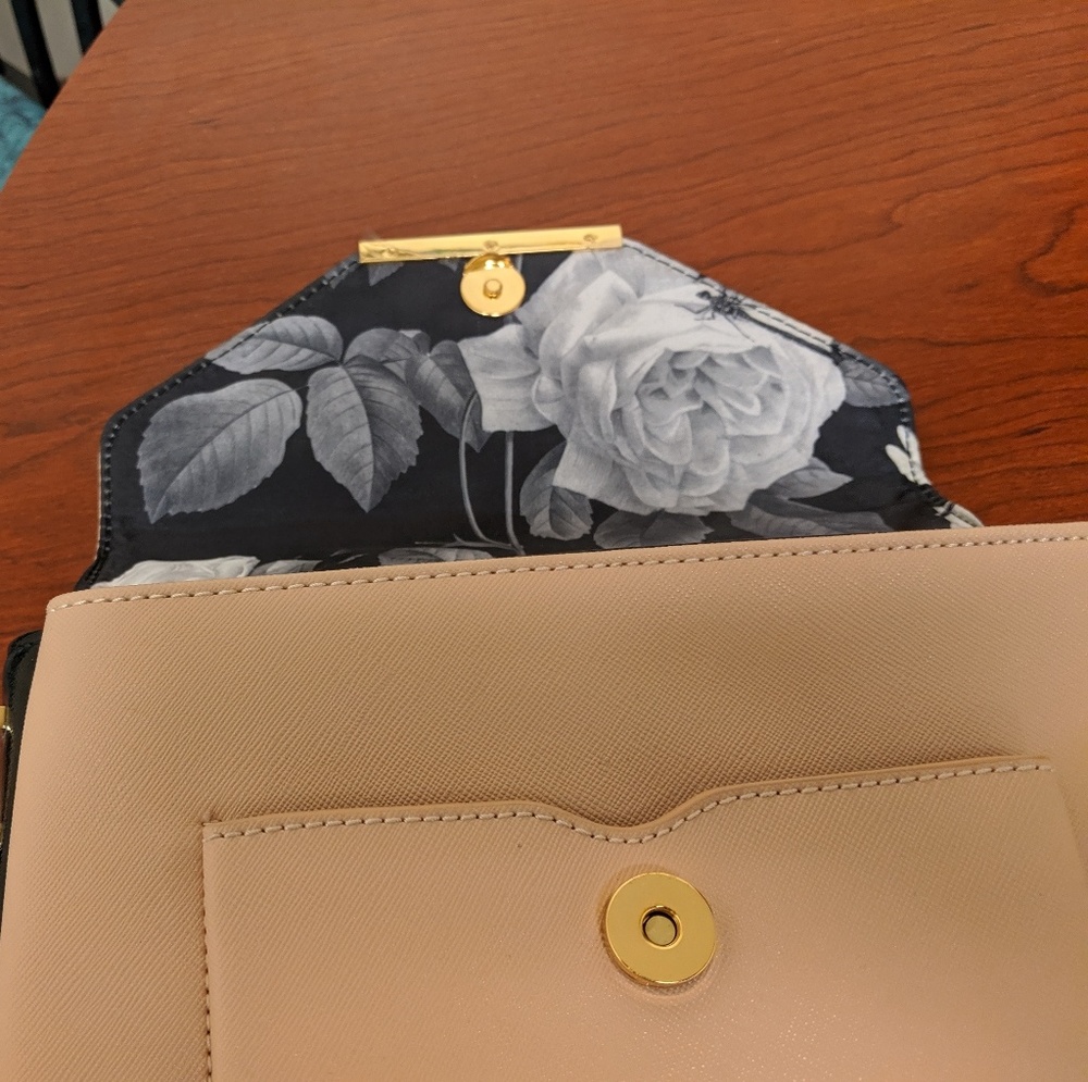 Purse - Picture 3 of 4